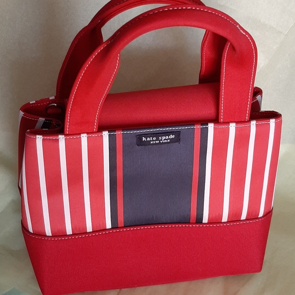 kate spade Handbags - NWOT KATE SPADE SATCHEL